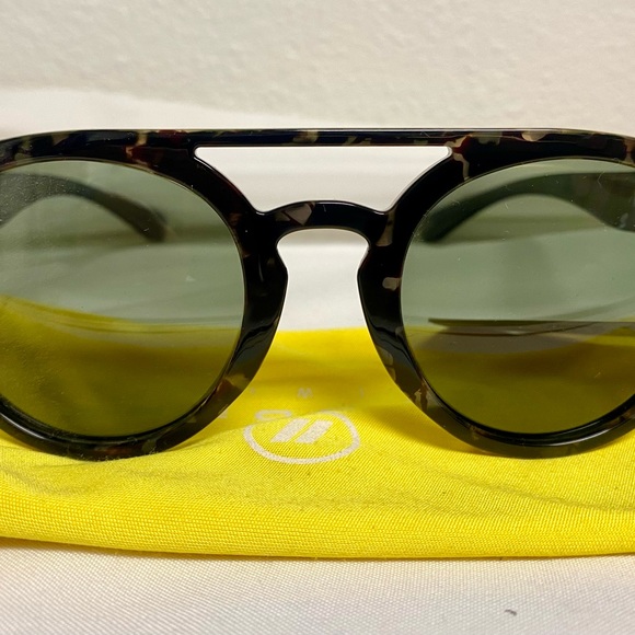 BLENDERS Sunglasses Unisex Polarized Tortoise Frame. New!! - Picture 7 of 7